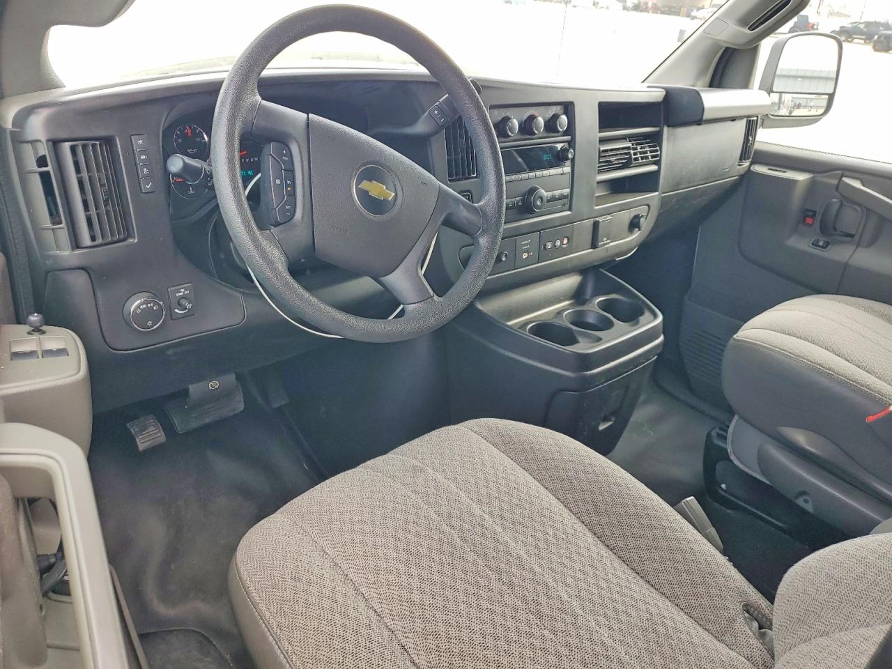 2018 CHEVROLET EXPRESS G3500 LS photo 15