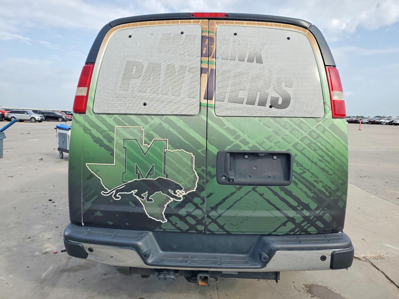 2018 CHEVROLET EXPRESS G3500 LS photo 11