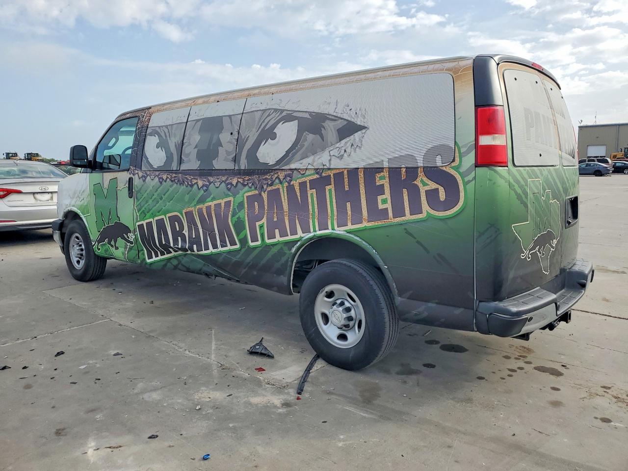 2018 CHEVROLET EXPRESS G3500 LS photo 3