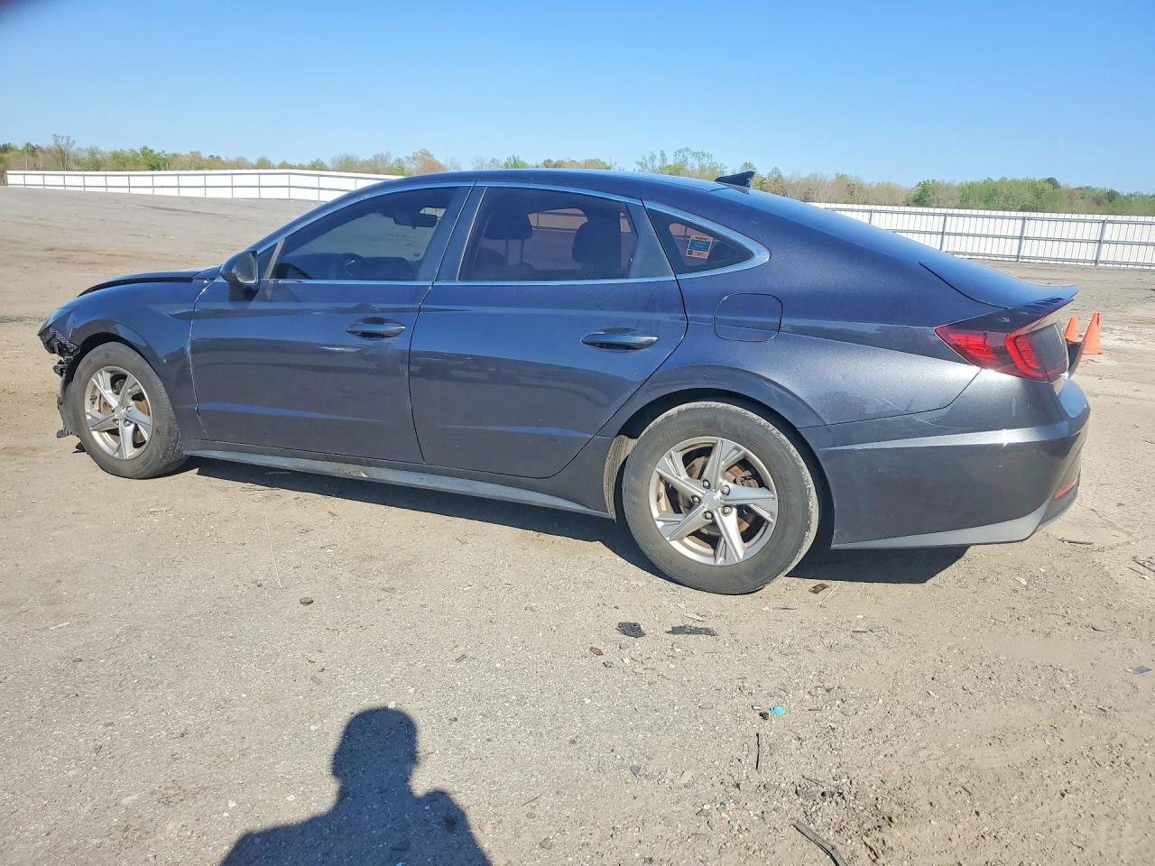 2020 HYUNDAI SONATA SE photo 2