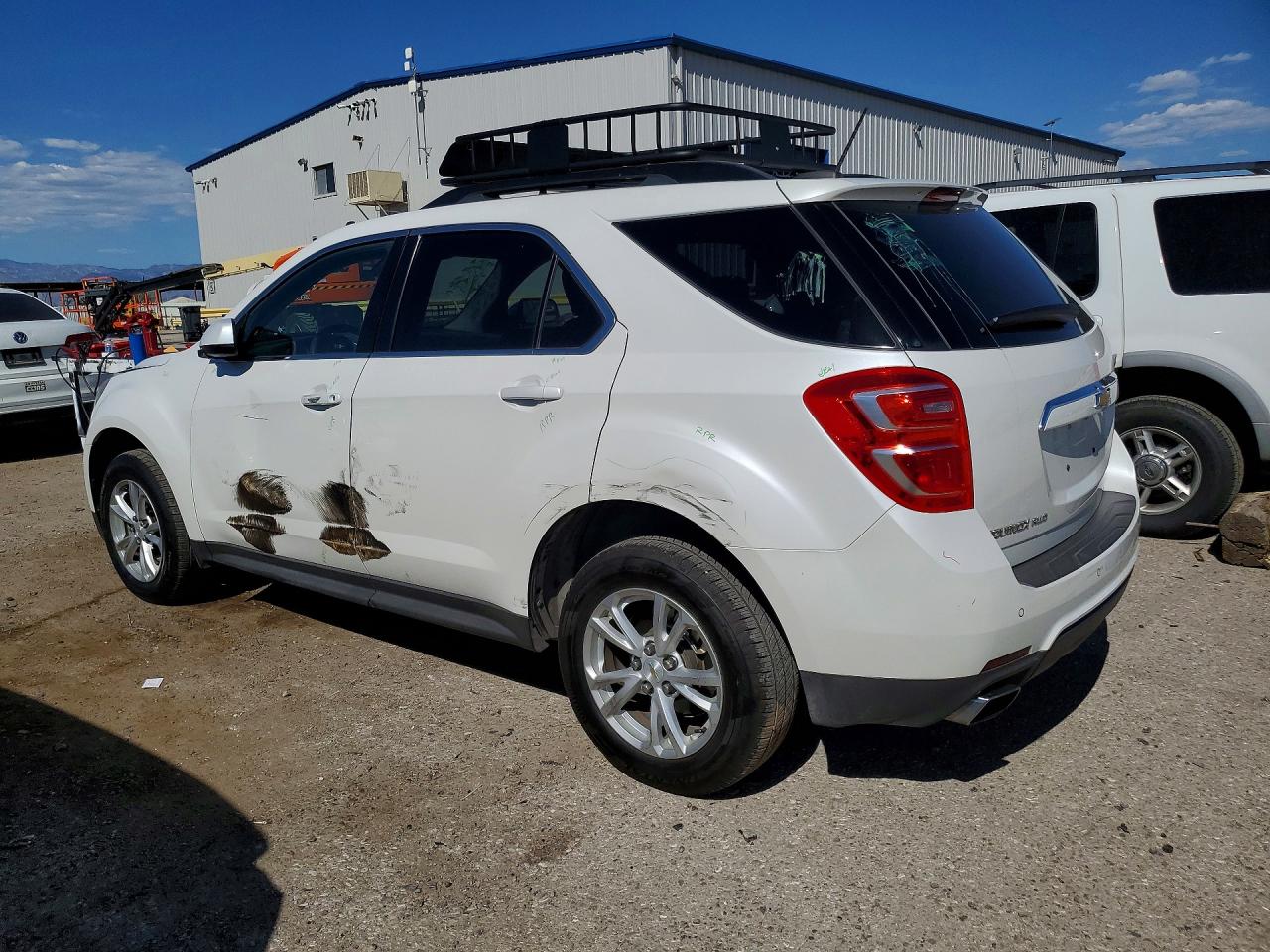 2017 CHEVROLET EQUINOX LT photo 4