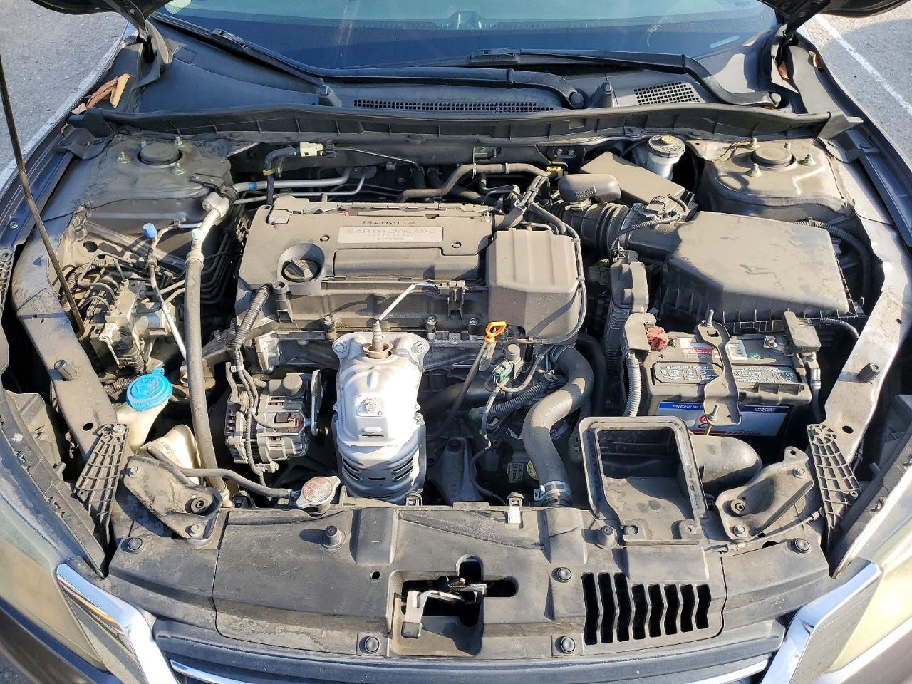 2015 HONDA ACCORD LX photo 21