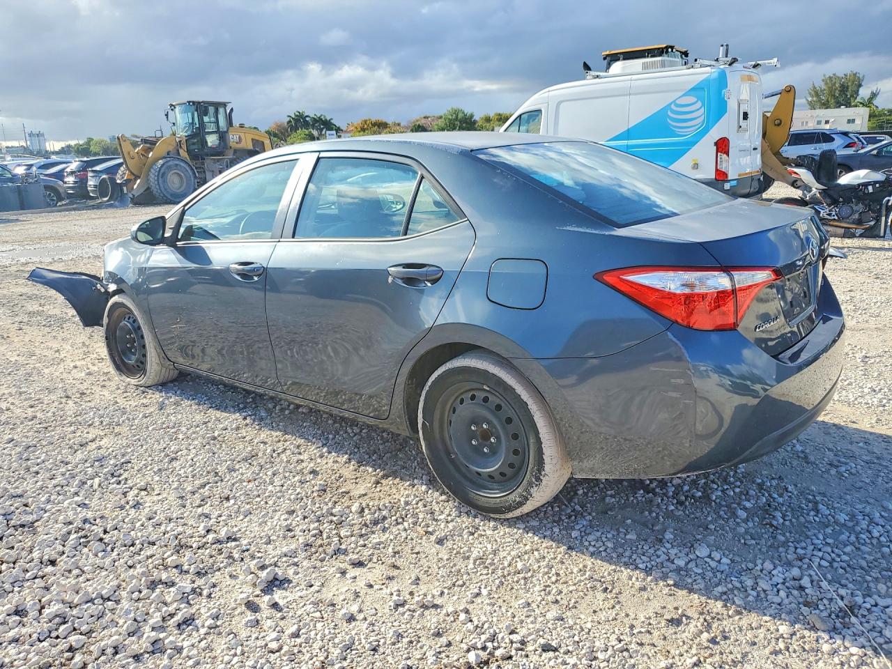 2015 TOYOTA COROLLA LE photo 4
