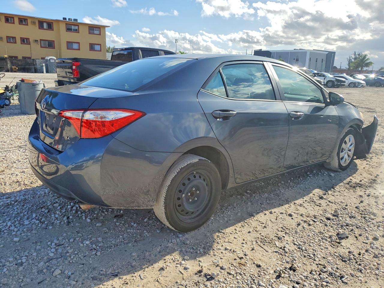2015 TOYOTA COROLLA LE photo 7
