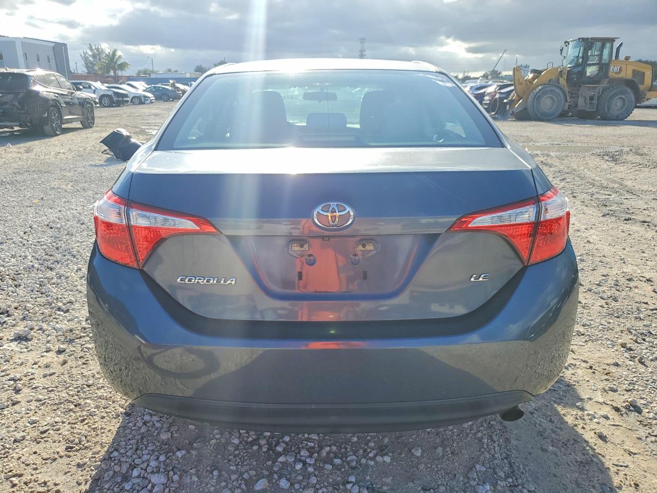 2015 TOYOTA COROLLA LE photo 16