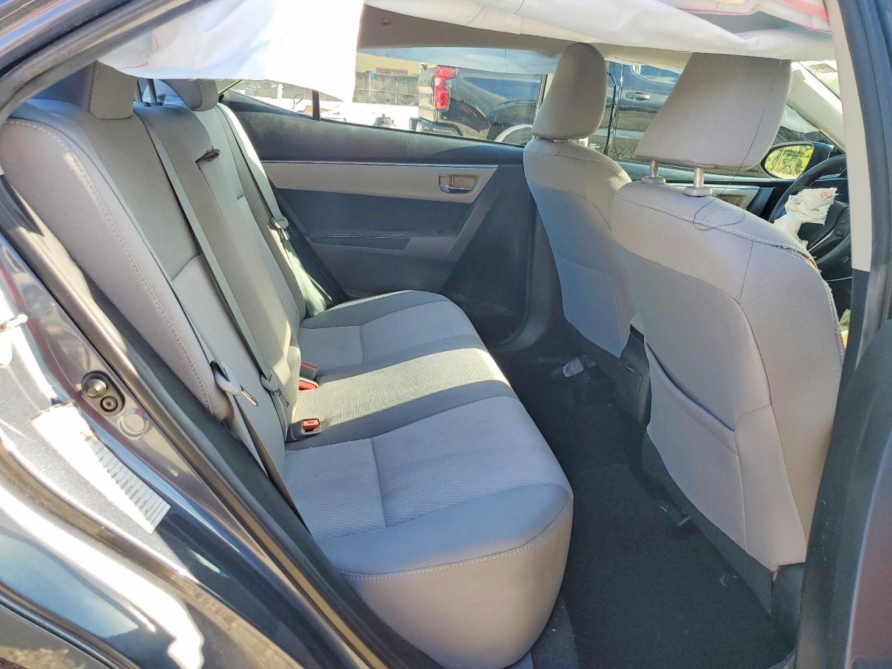 2015 TOYOTA COROLLA LE photo 28