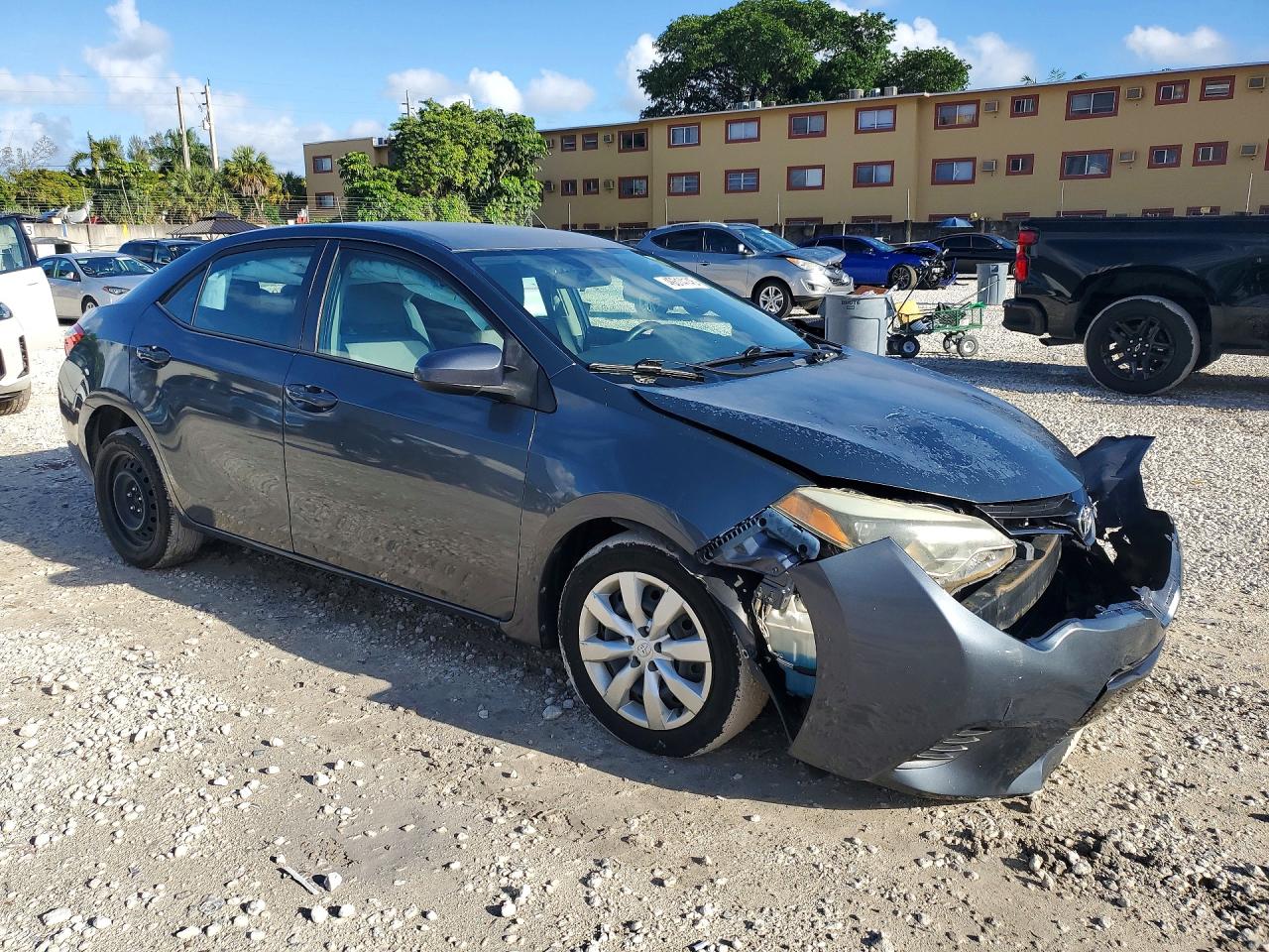 2015 TOYOTA COROLLA LE photo 10