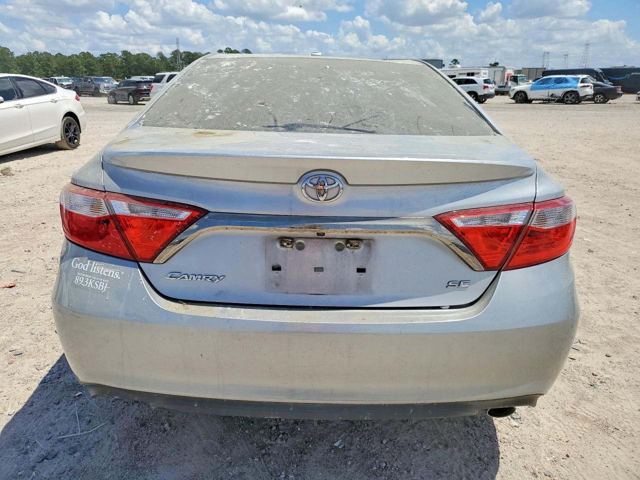 2015 TOYOTA CAMRY SE photo 11
