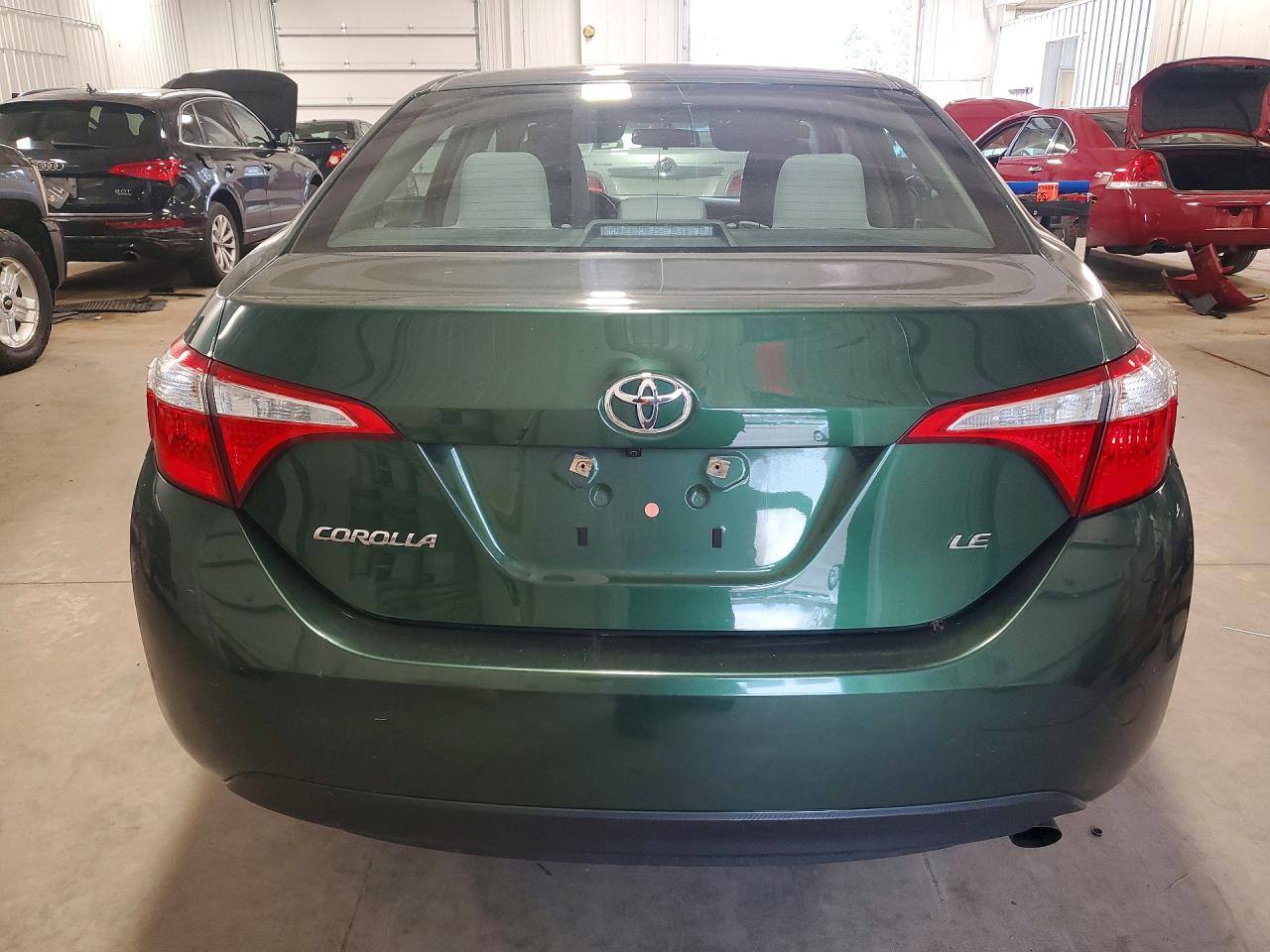 2015 TOYOTA COROLLA LE photo 11