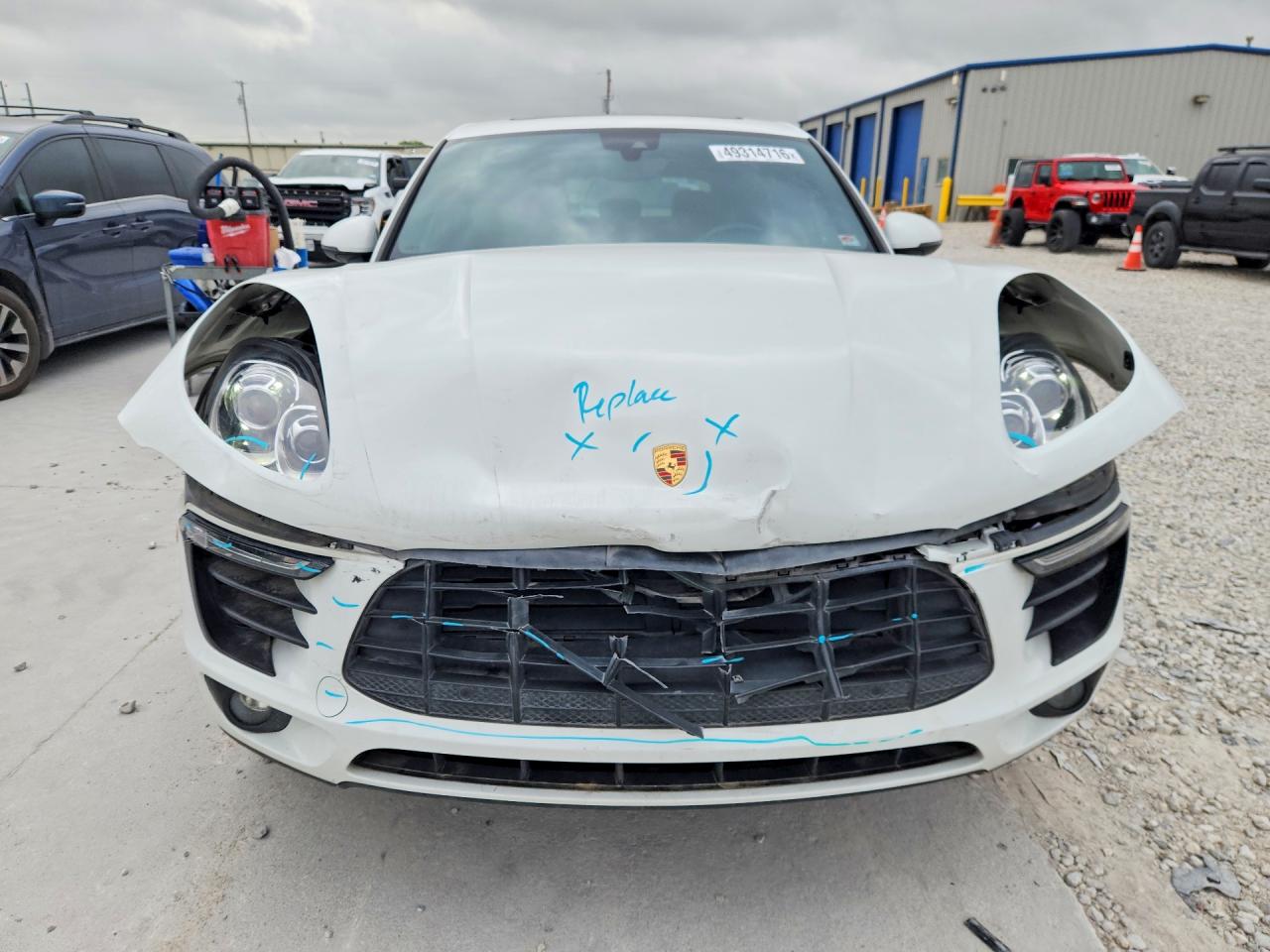 2018 PORSCHE MACAN photo 9