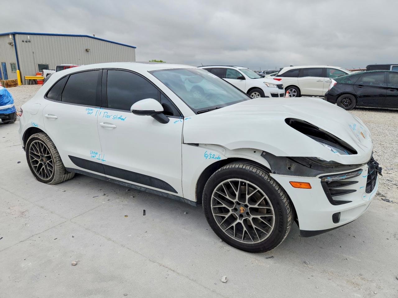 2018 PORSCHE MACAN photo 7