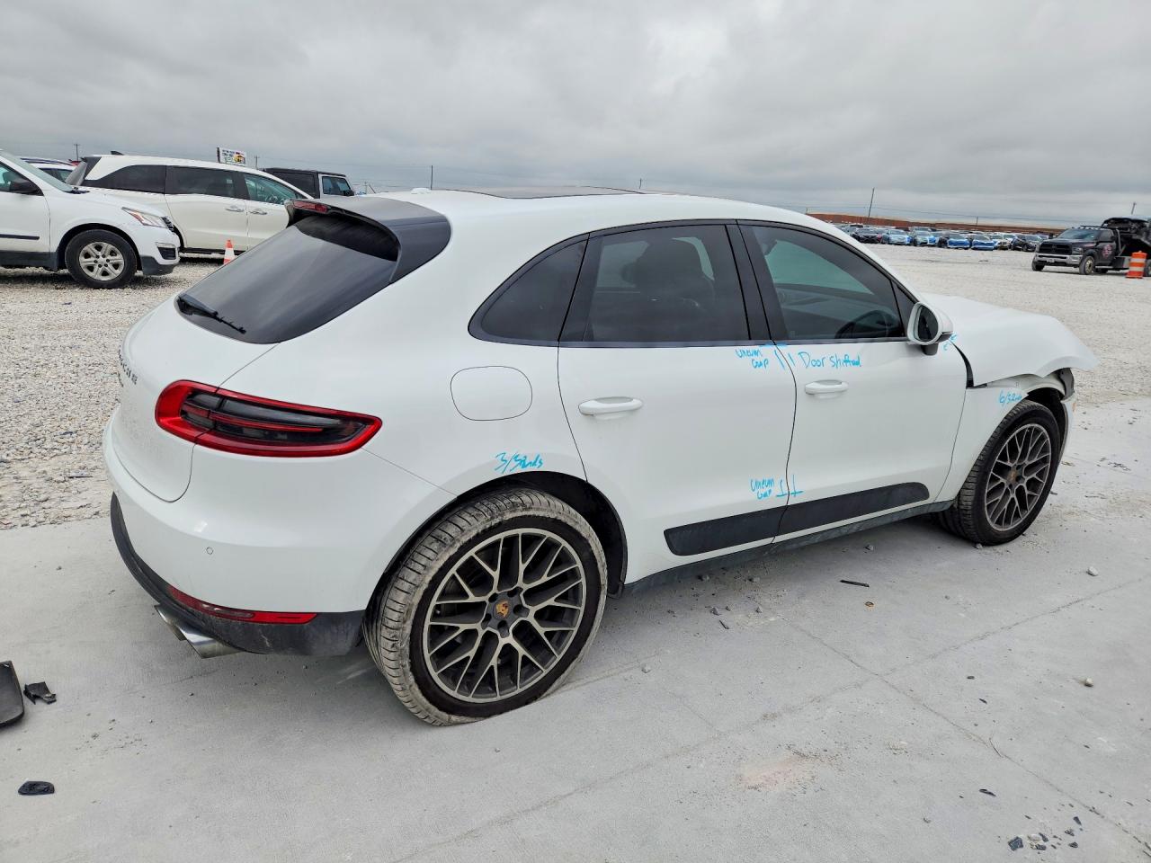 2018 PORSCHE MACAN photo 5