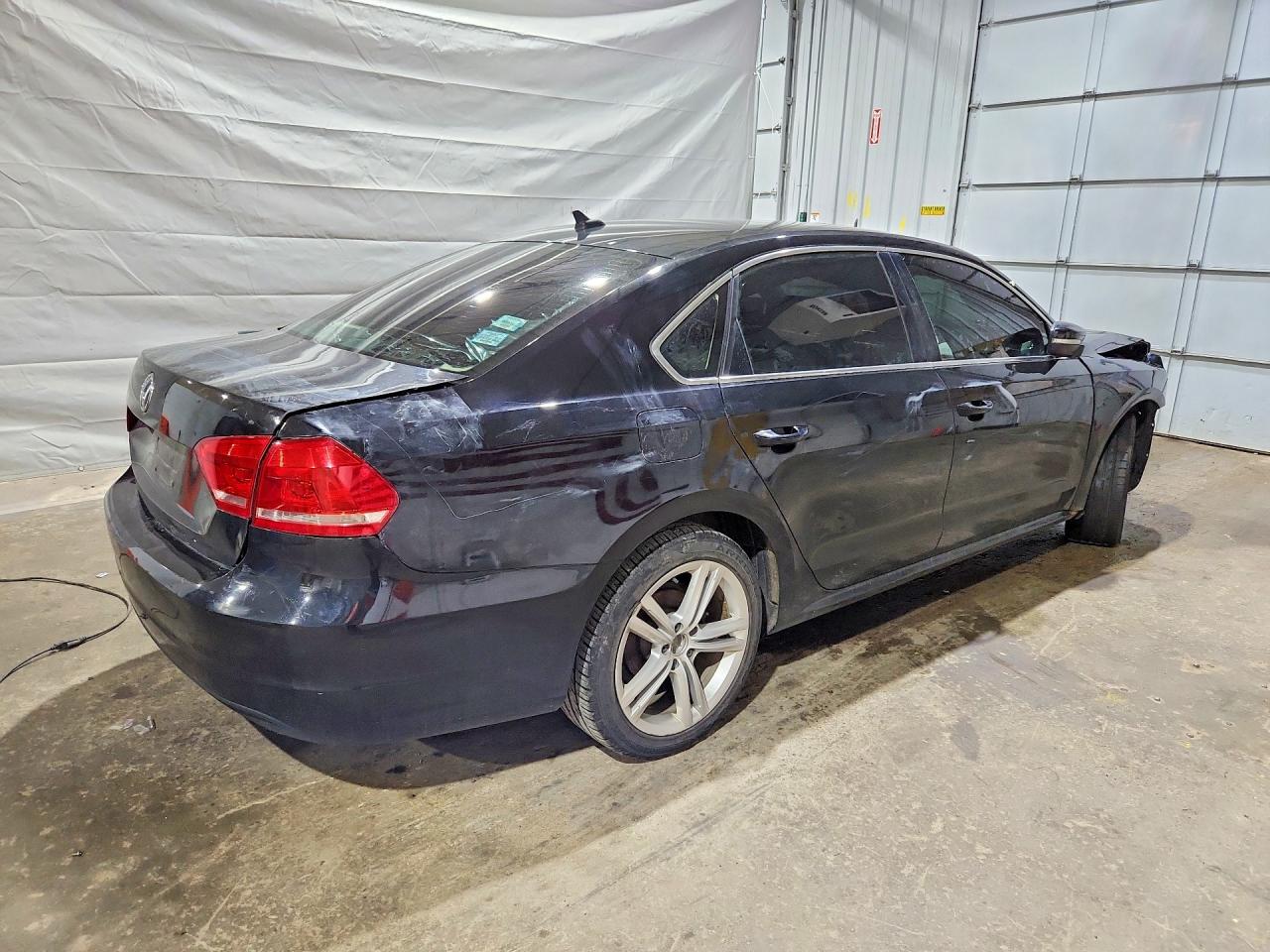 2014 VOLKSWAGEN PASSAT SE photo 5