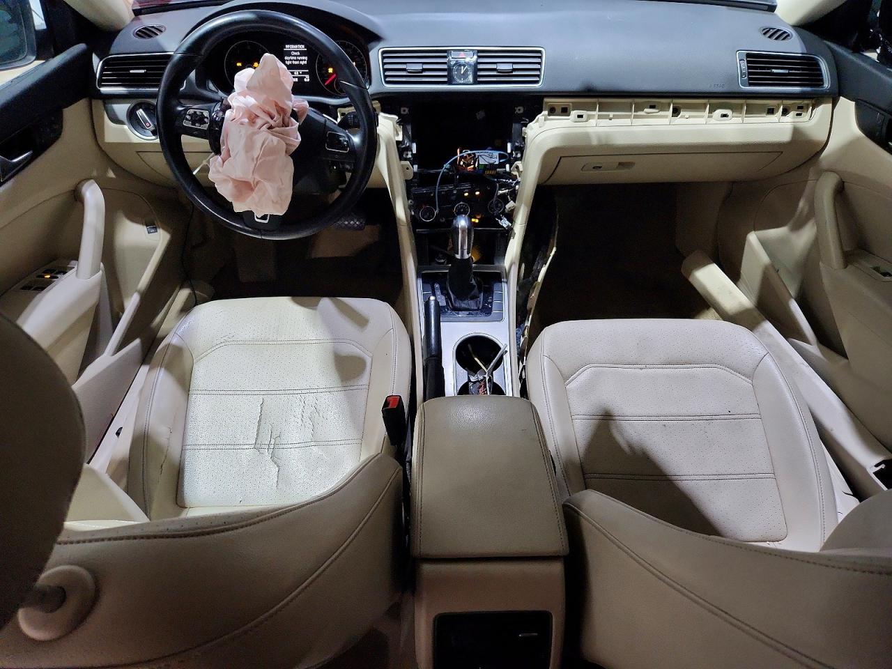 2014 VOLKSWAGEN PASSAT SE photo 15