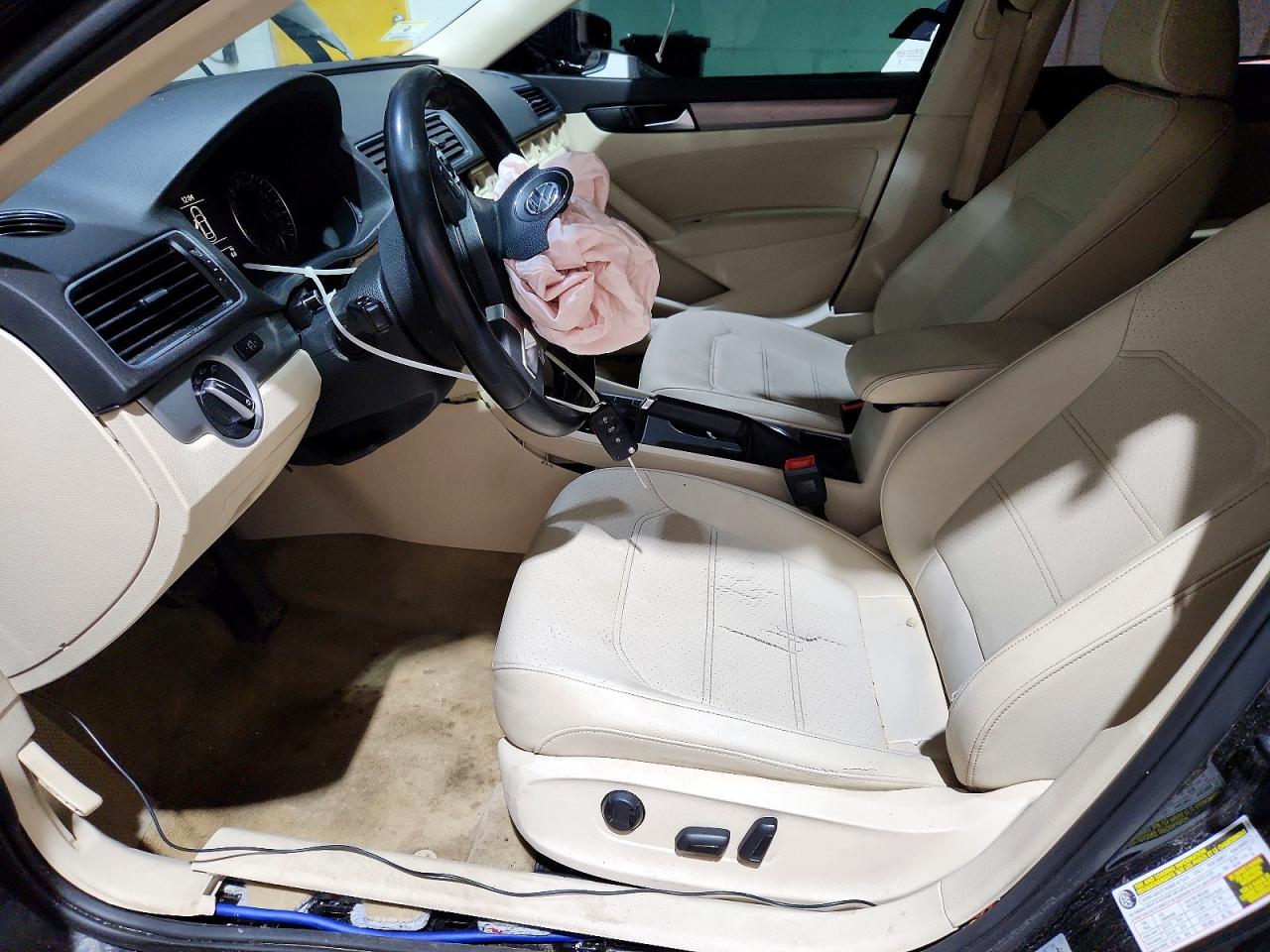 2014 VOLKSWAGEN PASSAT SE photo 13