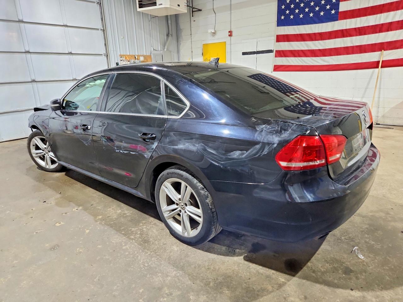 2014 VOLKSWAGEN PASSAT SE photo 3