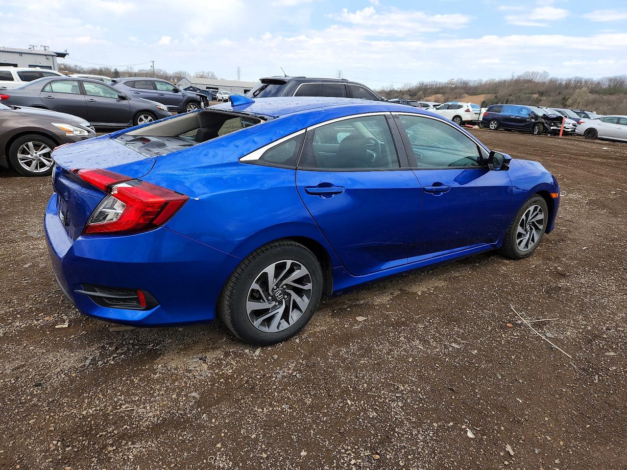 2017 HONDA CIVIC EX photo 3