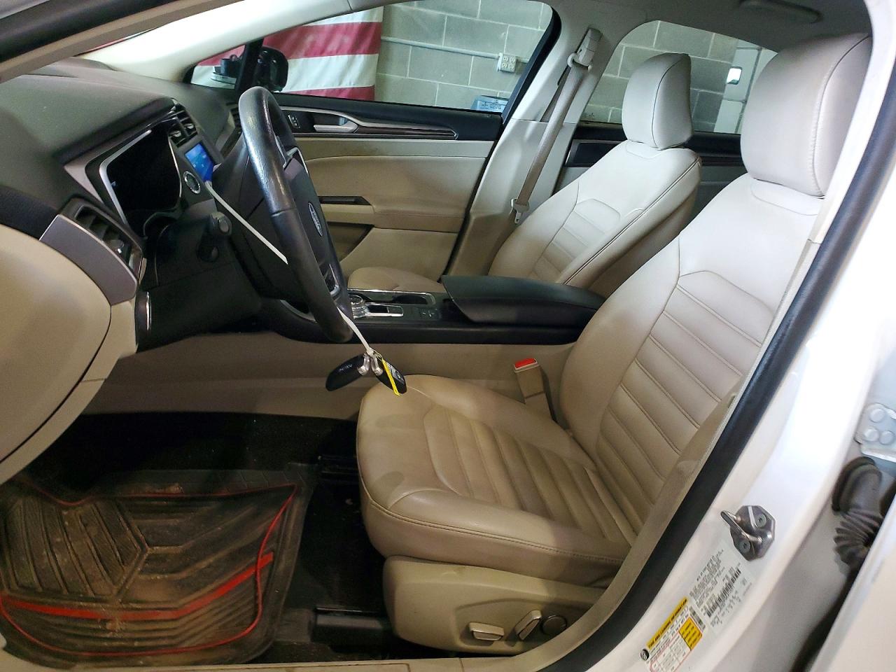 2020 FORD FUSION SEL photo 19