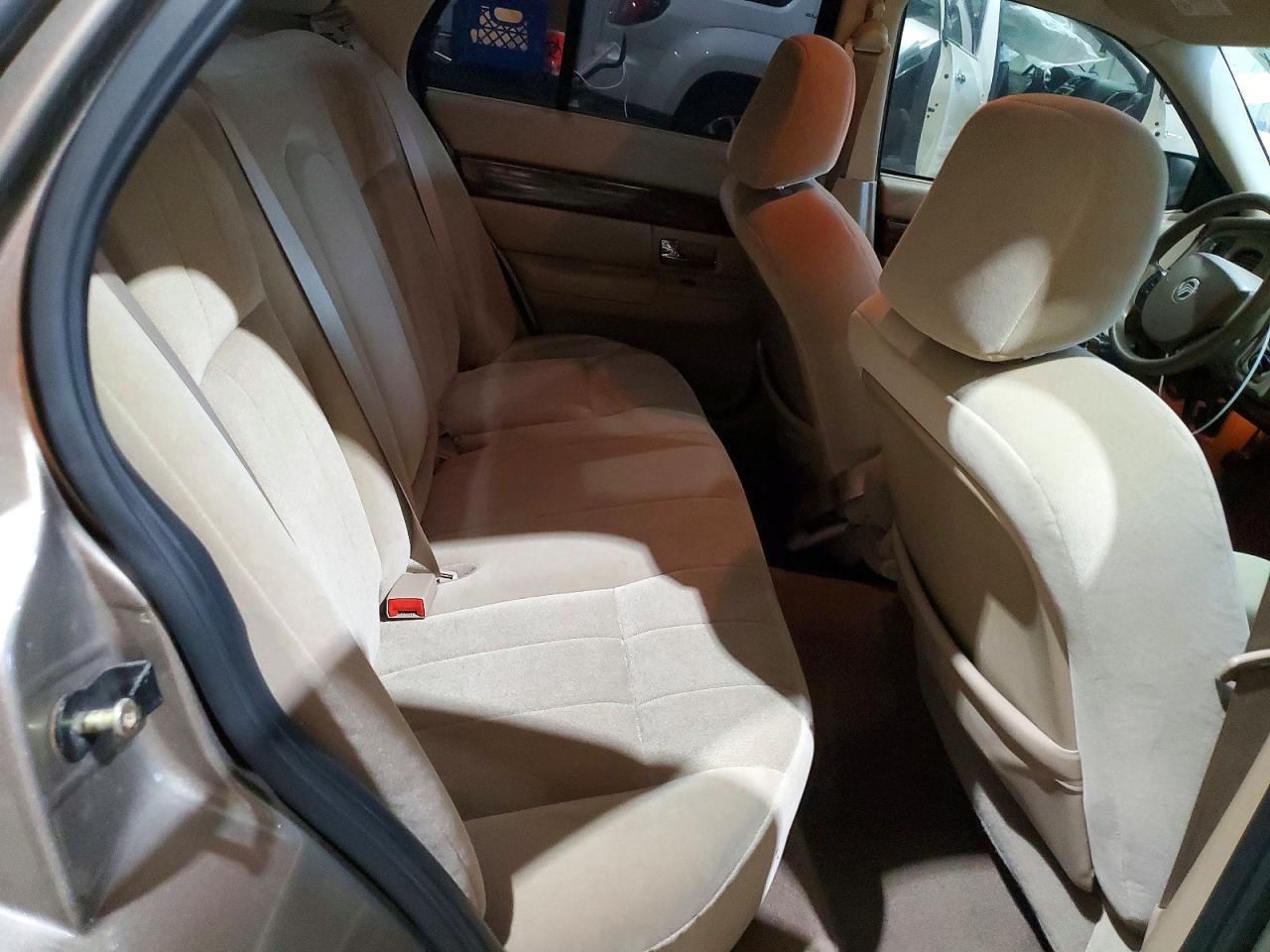 2005 MERCURY GRAND MARQUIS GS photo 28