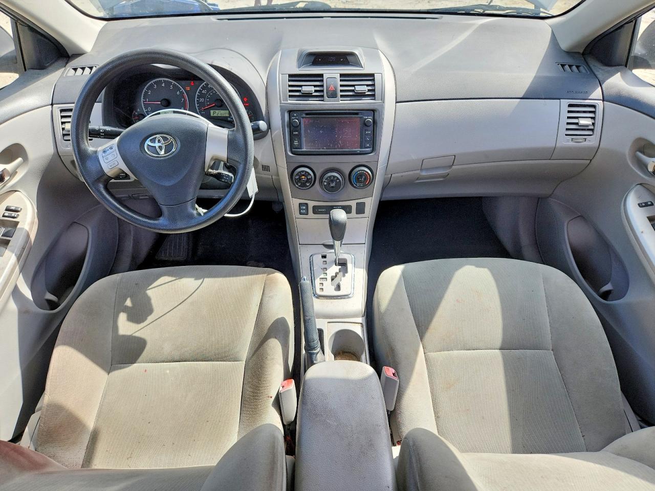 2013 TOYOTA COROLLA LE photo 22