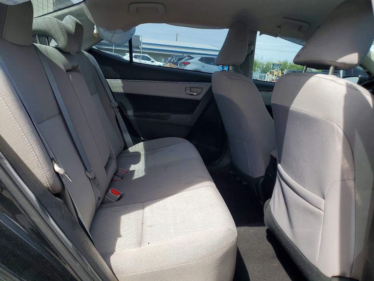 2016 TOYOTA COROLLA LE photo 10