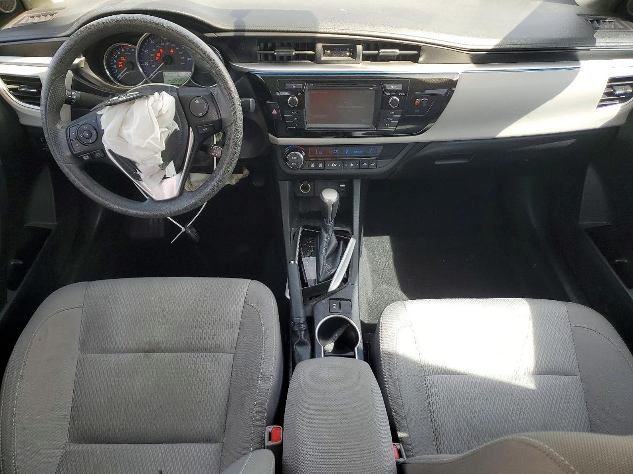 2016 TOYOTA COROLLA LE photo 8
