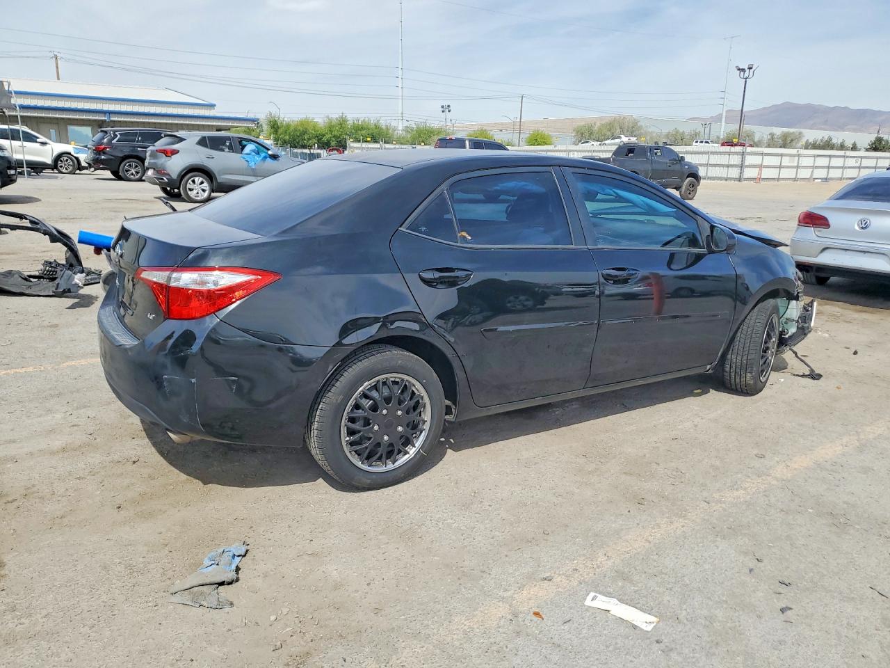 2016 TOYOTA COROLLA LE photo 3