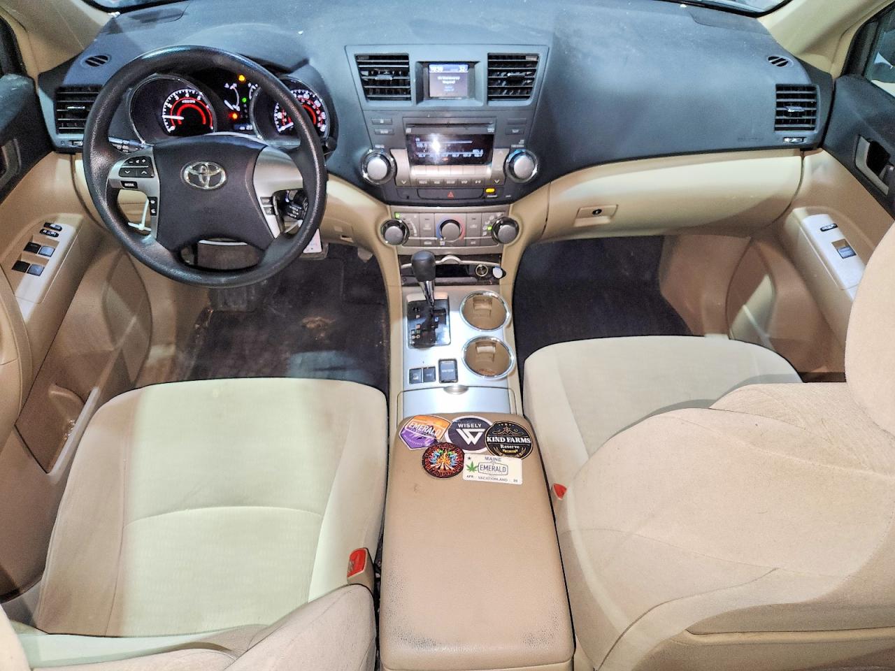 2011 TOYOTA HIGHLANDER BASE photo 8