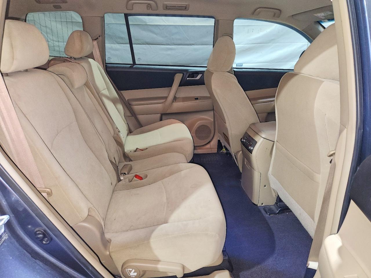 2011 TOYOTA HIGHLANDER BASE photo 11