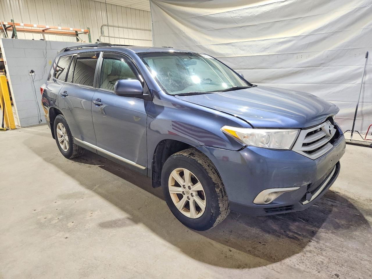 2011 TOYOTA HIGHLANDER BASE photo 4