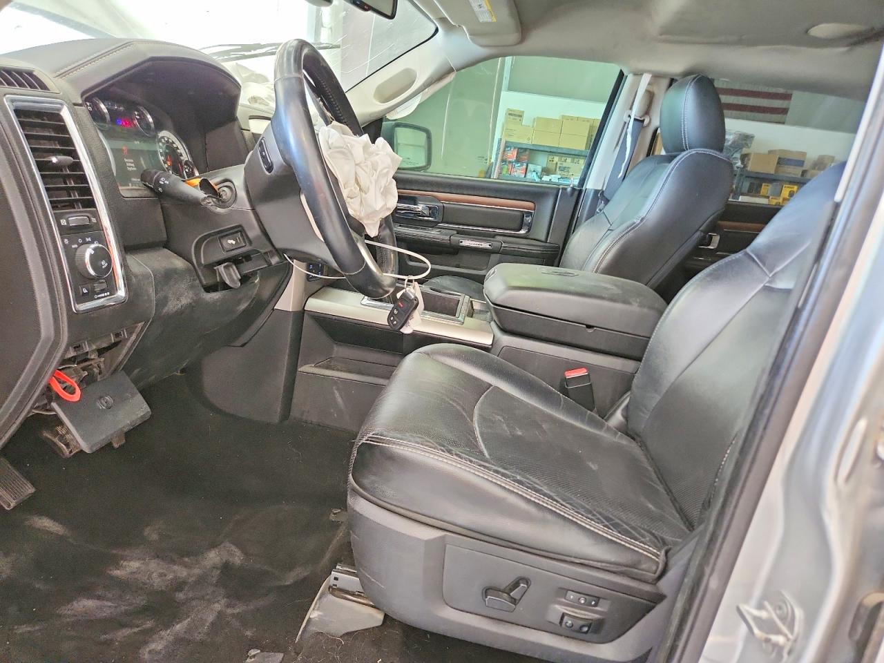 2014 RAM 1500 LARAMIE photo 13