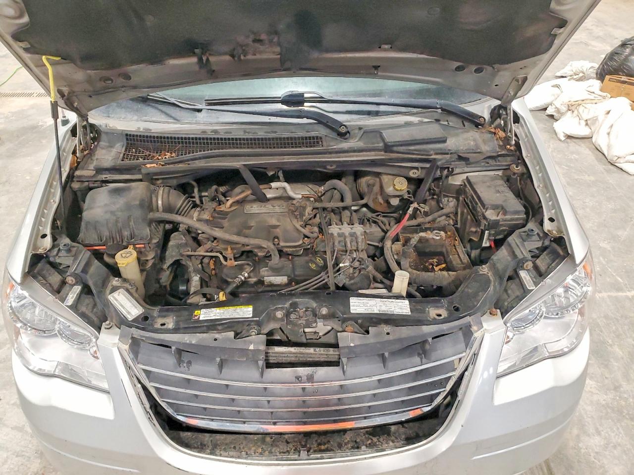 2008 CHRYSLER TOWN & COUNTRY TOURING photo 12