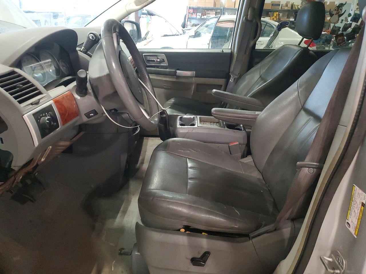 2008 CHRYSLER TOWN & COUNTRY TOURING photo 7