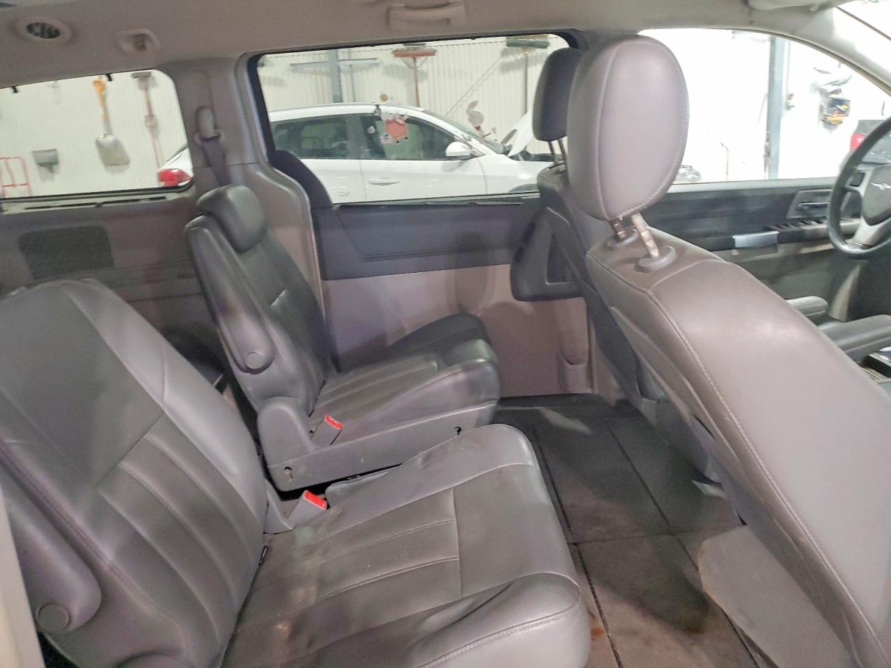 2008 CHRYSLER TOWN & COUNTRY TOURING photo 11