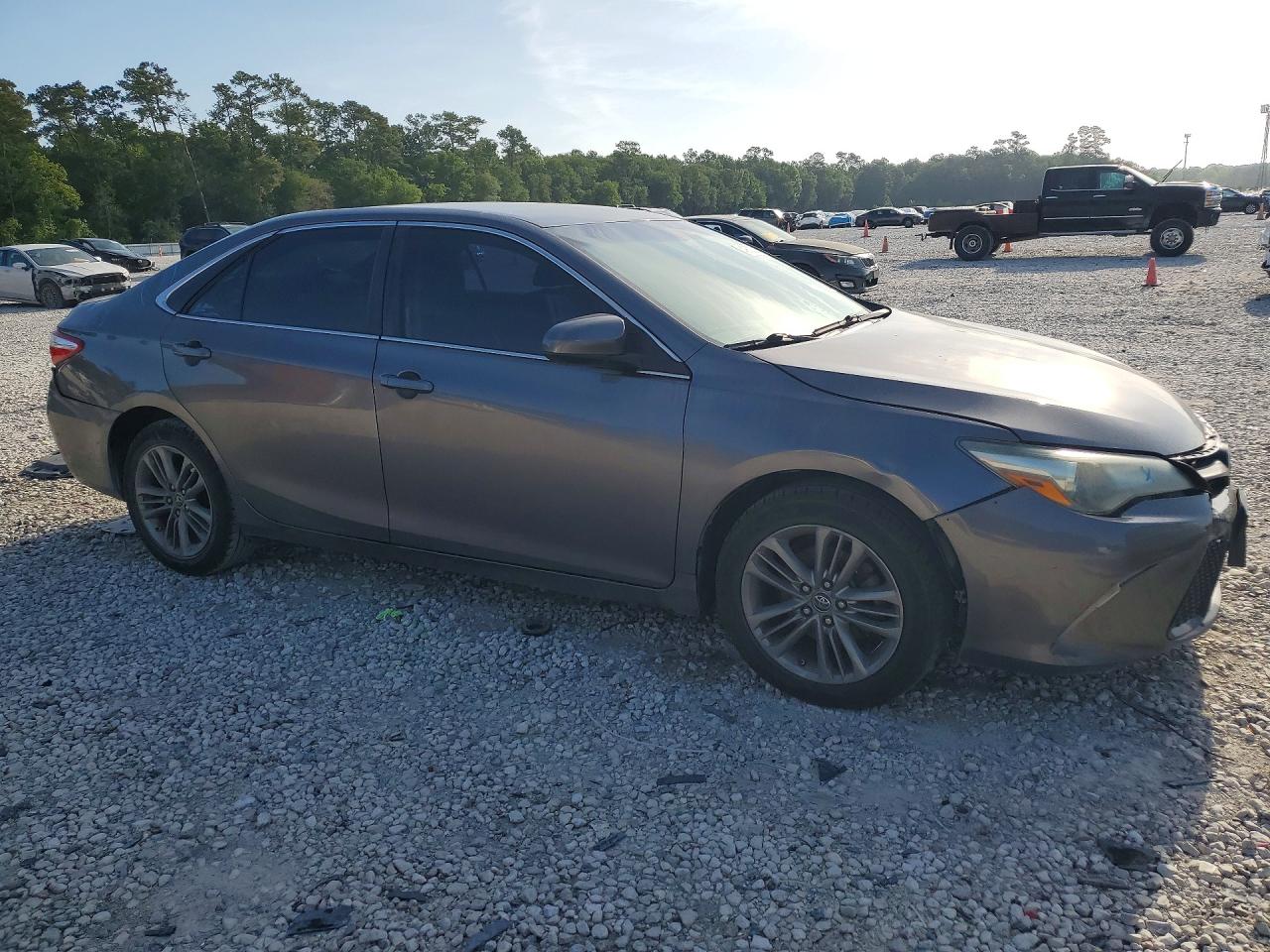 2016 TOYOTA CAMRY SE photo 4