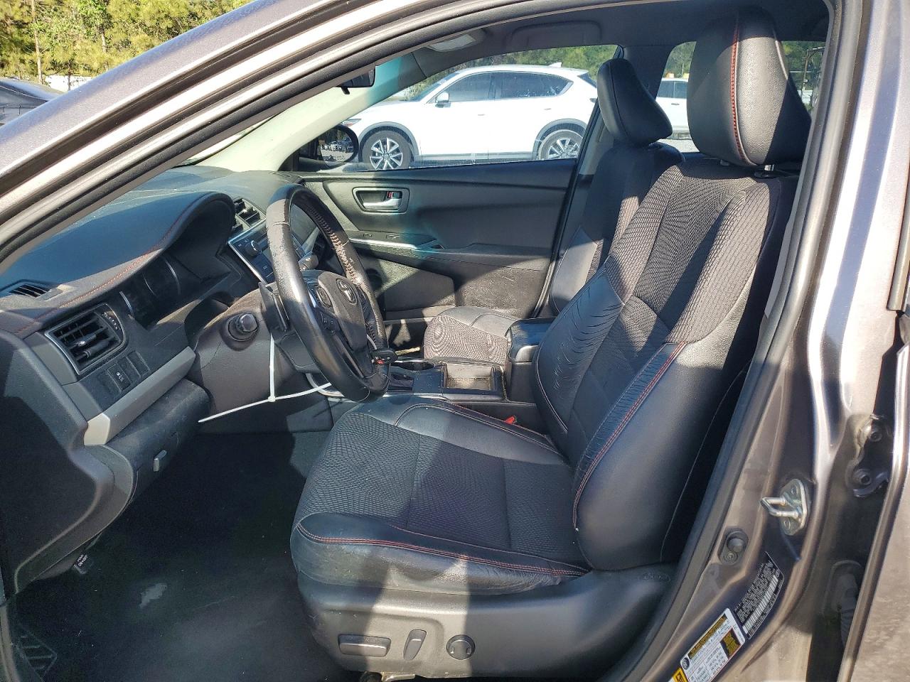2016 TOYOTA CAMRY SE photo 7