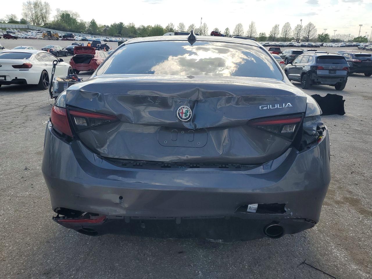 2019 ALFA ROMEO GIULIA photo 11