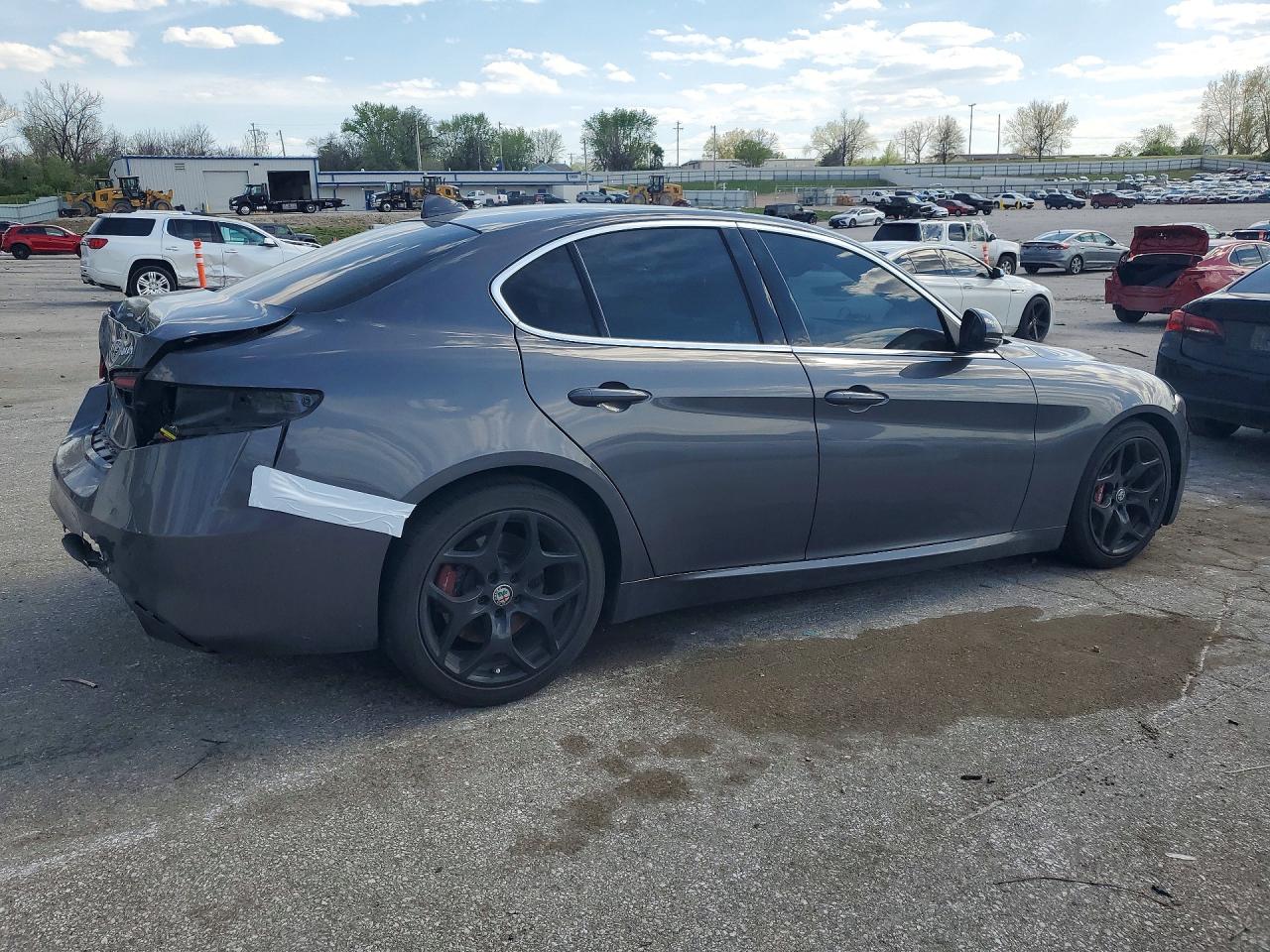 2019 ALFA ROMEO GIULIA photo 5