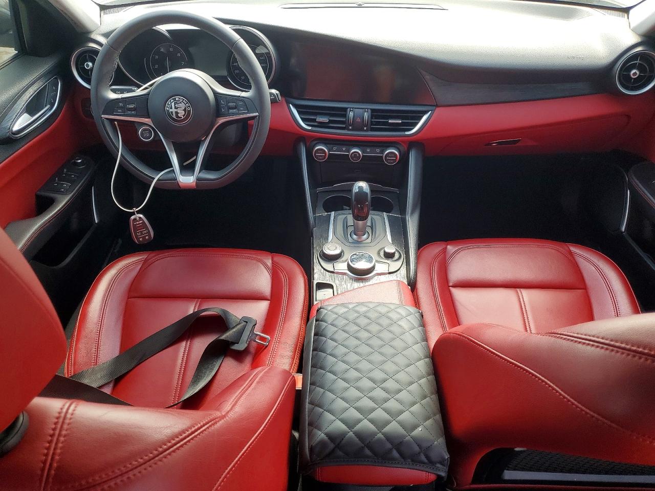 2019 ALFA ROMEO GIULIA photo 15