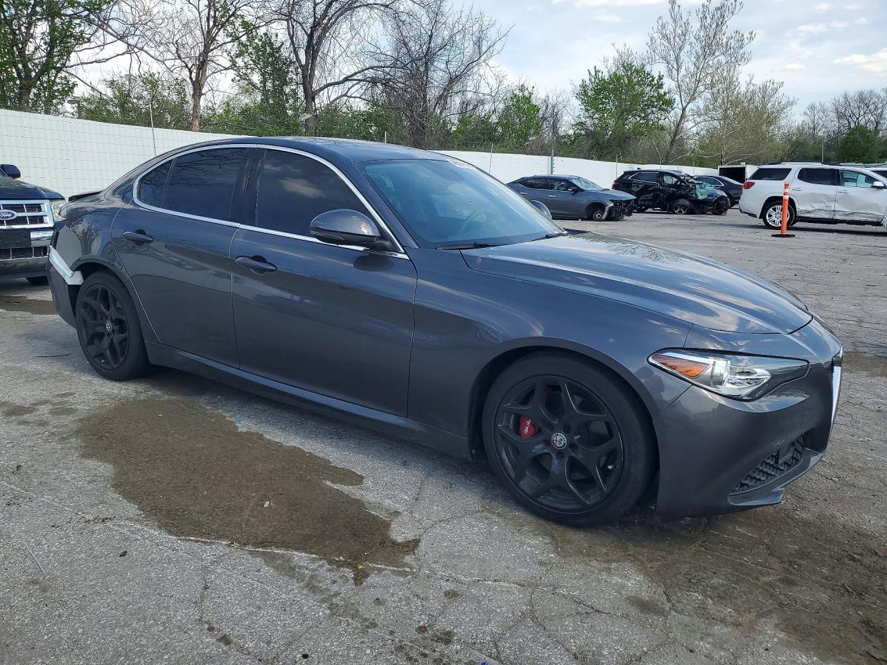 2019 ALFA ROMEO GIULIA photo 7