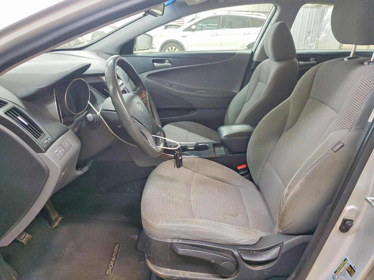 2013 HYUNDAI SONATA GLS photo 13
