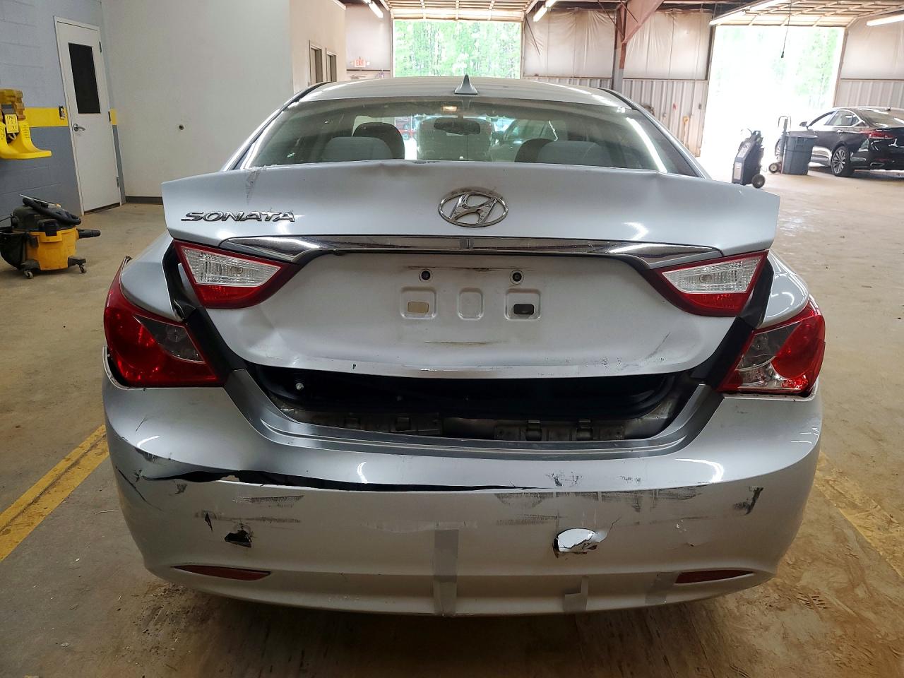 2013 HYUNDAI SONATA GLS photo 11