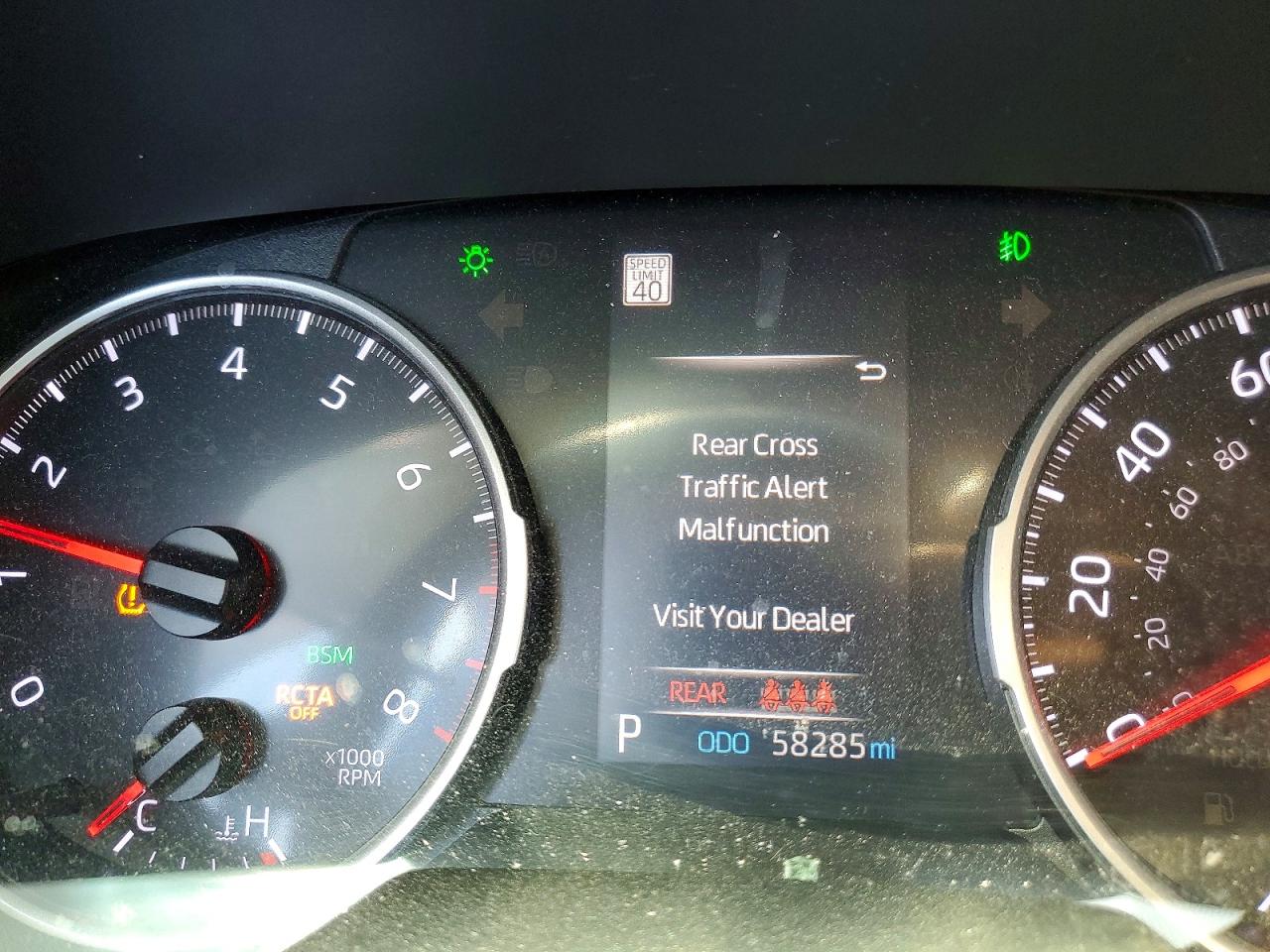 2021 TOYOTA RAV4 XLE photo 17