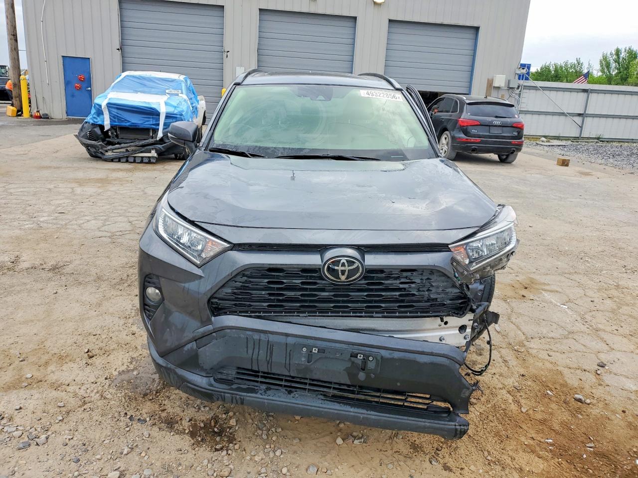 2021 TOYOTA RAV4 XLE photo 9