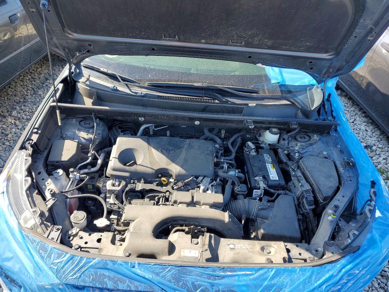 2021 TOYOTA RAV4 XLE photo 21