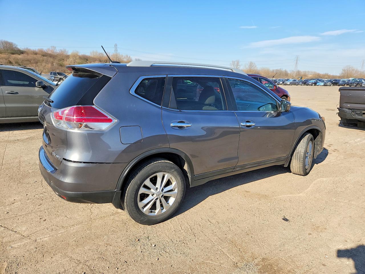 2016 NISSAN ROGUE SV photo 5