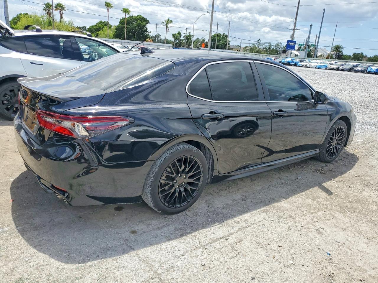 2023 TOYOTA CAMRY SE photo 5