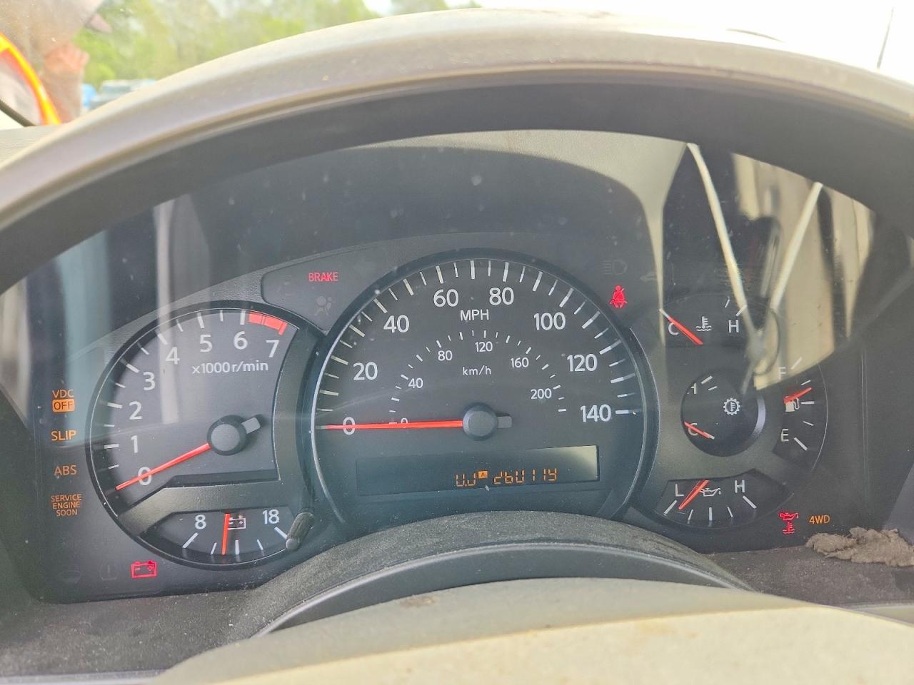 2004 NISSAN ARMADA SE photo 25