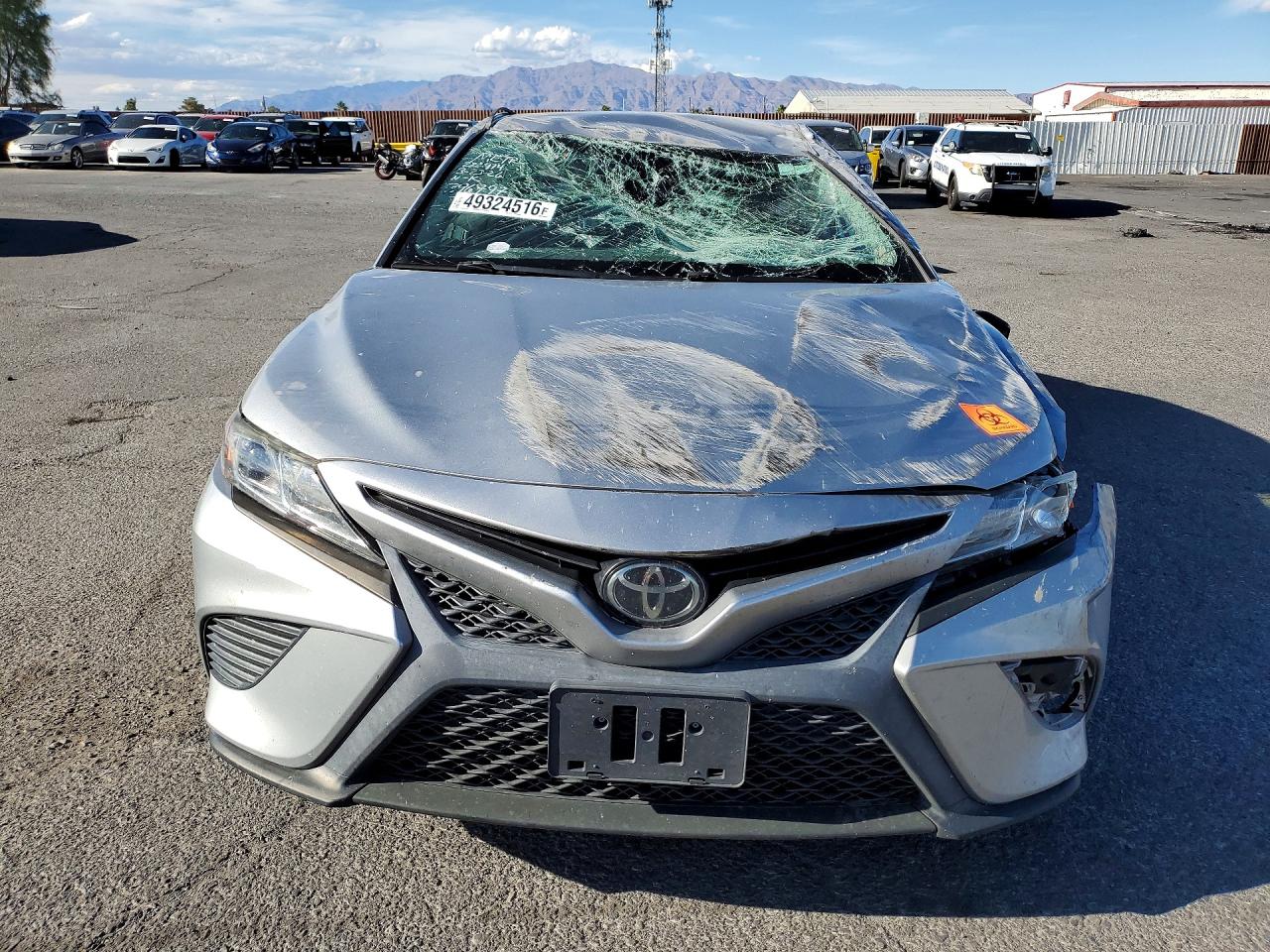 2020 TOYOTA CAMRY SE photo 9