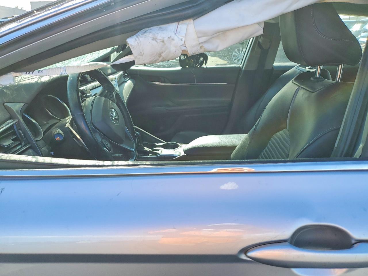 2020 TOYOTA CAMRY SE photo 13